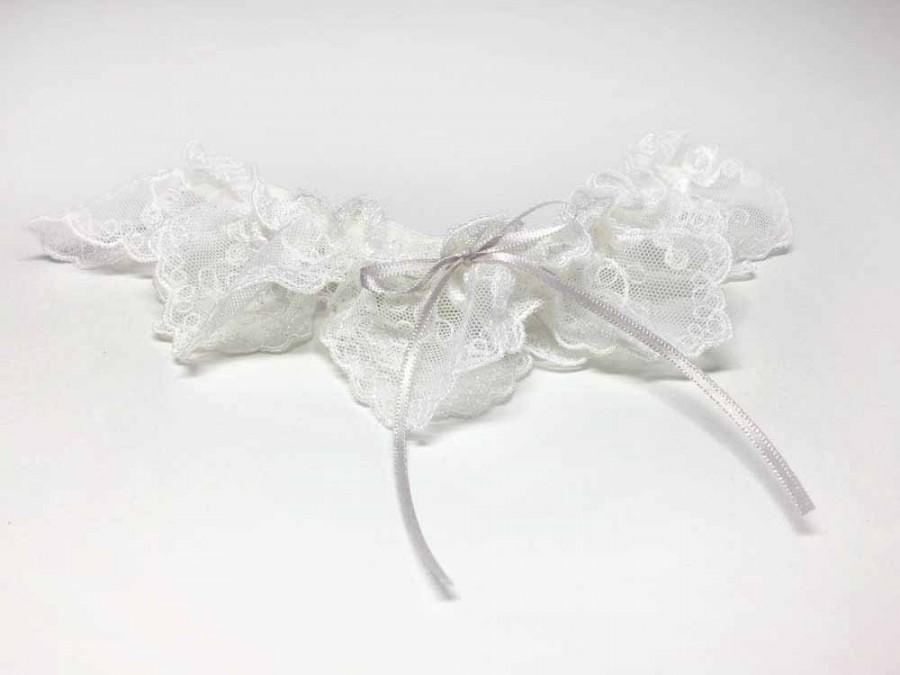 Hochzeit - Grace finest soft lace and swarovski bridal garter
