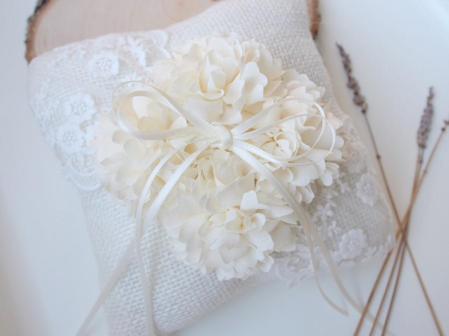 Hochzeit - Ring Bearer Pillow - Burlap Wedding Pillow - Flower Wedding Pillow