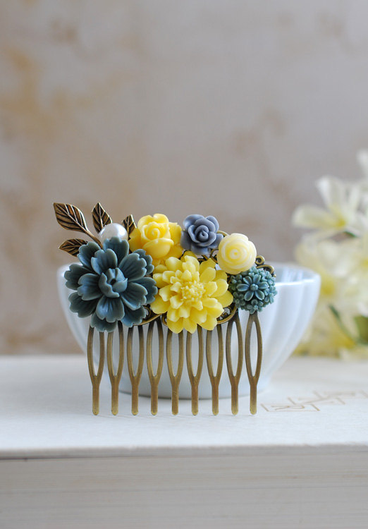 Mariage - Grey Yellow Flowers Hair Comb. Wedding Bridal Hair Comb, Bridesmaid Hair Comb, Grey Yellow Wedding Accessory, Floral Collage Comb