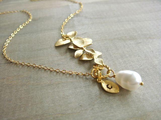 زفاف - Personalized Initial Leaf with Gold Orchid and White Teardrop Pearl Necklace - Bride, Bridal, Wedding, Bridesmaid, Bridesmaid Gift
