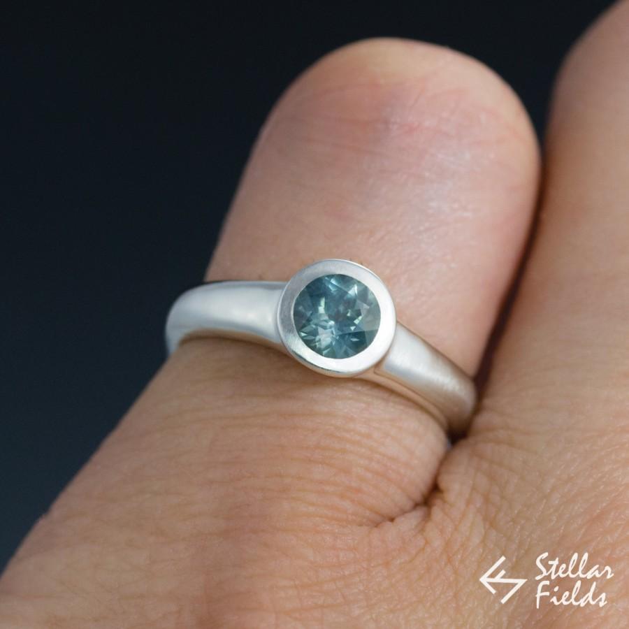 Mariage - Sapphire Bezel Ring Montana Sapphire Bezel Set Engagement Ring Modern Wedding Anniversary Ring Unique Ethical 14k Gold, 18k Gold or Platinum