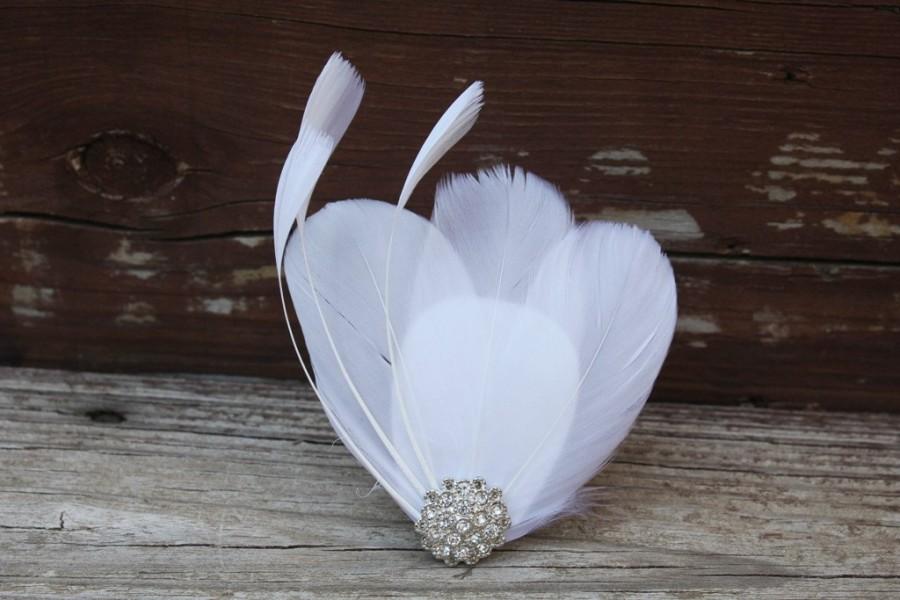 Wedding - Bridal Feather Fascinator, Bridal Headpiece, Modern fascinator, White feather fascinator,  Simple Chic Wedding Brides