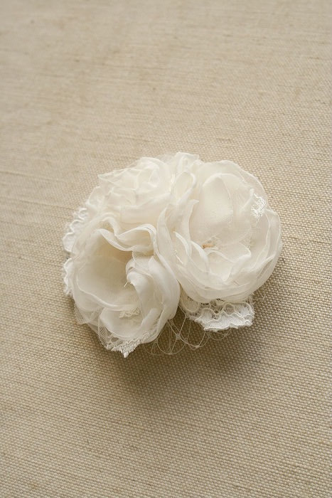 Свадьба - Bridal Hair Piece Wedding Headpiece Lace Flower Clip Ivory Bridal Flower Fascinator Bridal Bouquet Clip Bridal Hair Accessories Veil Clip