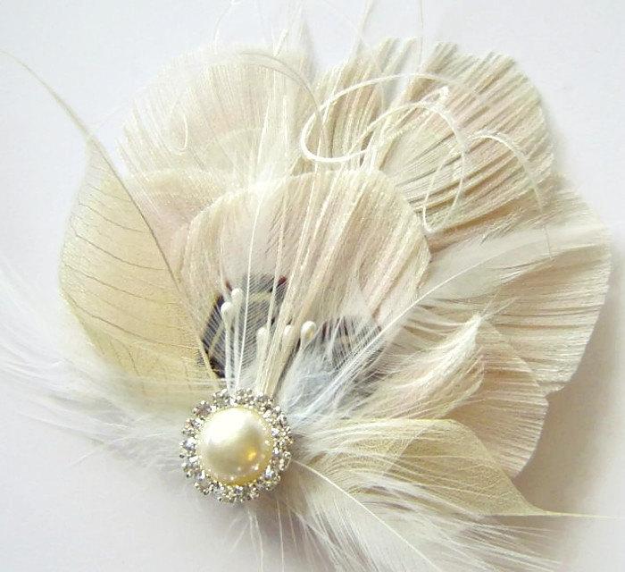 Hochzeit - CHAMPAGNE and IVORY Peacock Feather Clip Rhinestone Elegant Bridal  Wedding Fascinator Clip