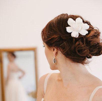 Wedding - Bridal hair flower Gardenia. Bridal flower hair clip. Wedding hair flowers. Bridal hair clip. Hair clay flower. Bridal hair accessory