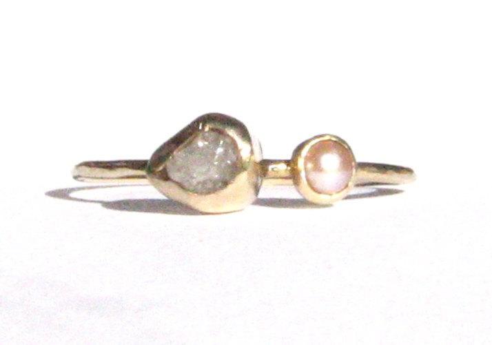 زفاف - Rough Diamond & Pearl Ring - 14k Solid Yellow Gold Ring -  Engagement Ring - Thin Gold Ring - Stackable Ring -Bridal ring - Romantic Ring.