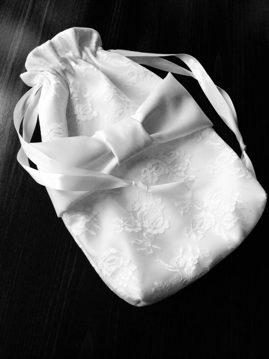 Hochzeit - Wedding Purse - Bride Card, Money Bag - Bridal Dance - Drawstring Satin Bag - White/Ivory Lace - Wedding Reception Accessories
