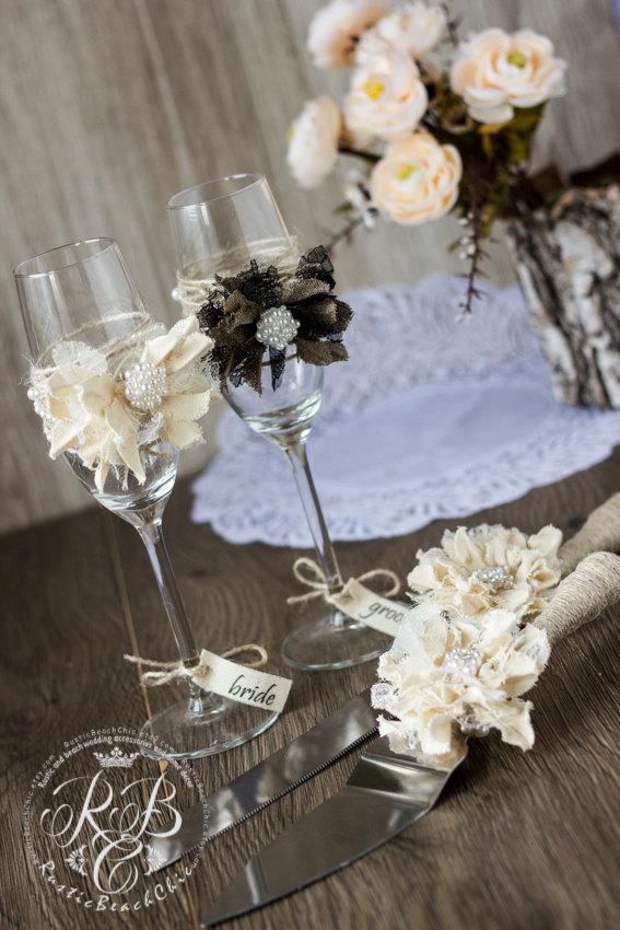 زفاف - Ivory& Chocolate Rustic Chic Wedding glasses and Cake Server and Knife Set personalized with rope handmade flowers lace pearlburlap4pcs