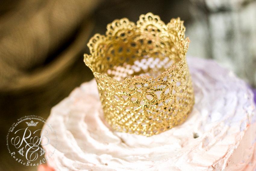 Hochzeit - Lace crown cake topper/Gold Rustic/GOLD Wedding crown topper/crown photography prop/princess party/birthday/party decoration/weddingstyle/