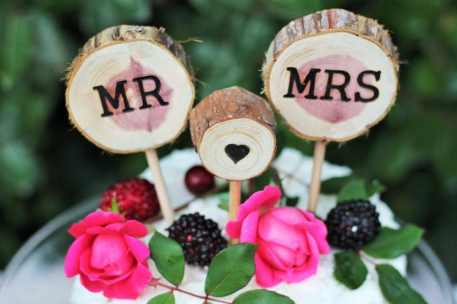 Свадьба - Cedar wood cake topper, wedding cake topper, rustic wedding, mr mrs cake topper