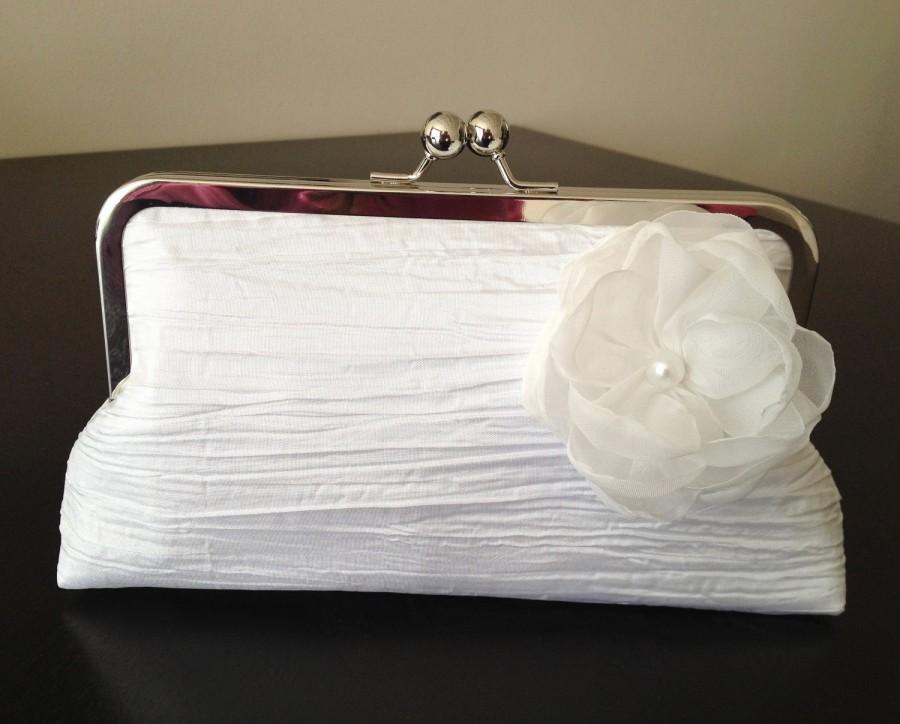 زفاف - clutch purse with metal frame - brynn in bright white crunch with organza flower and pearls