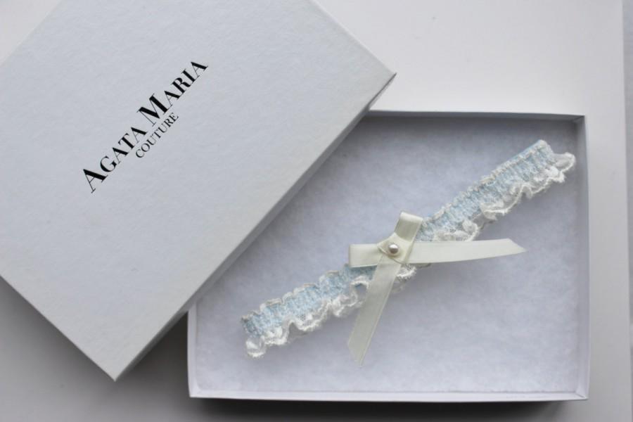Mariage - Something Blue Wedding Garter, Blue and Ivory Wedding Garter, Lace Wedding Garter, Swarovski Pearl Bridal Garter, Wedding Garter Gift Set