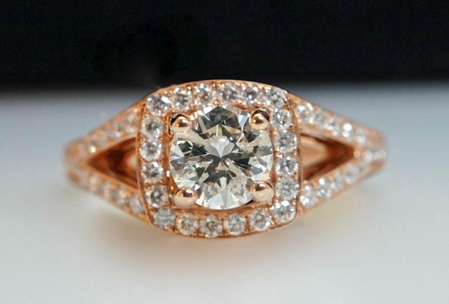 زفاف - Square Halo Diamond Engagement Ring Set in 14k Rose Gold Round Brilliant Center Diamond Custom Ring Rose Gold engagement Ring Vintage Style