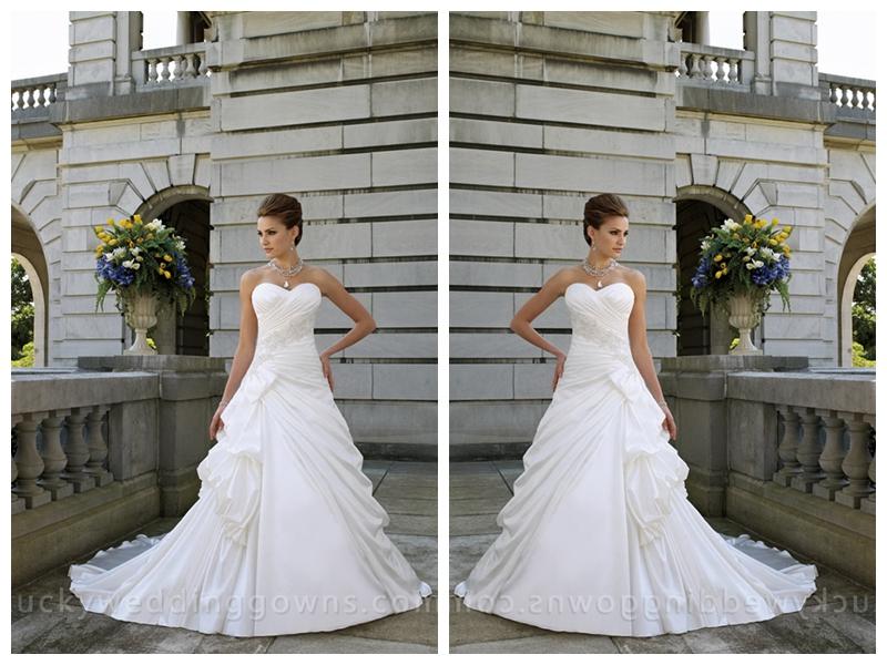 زفاف - Strapless Luxurious Satin A-line Sweetheart Bridal Gown with Sweetheart Neckline