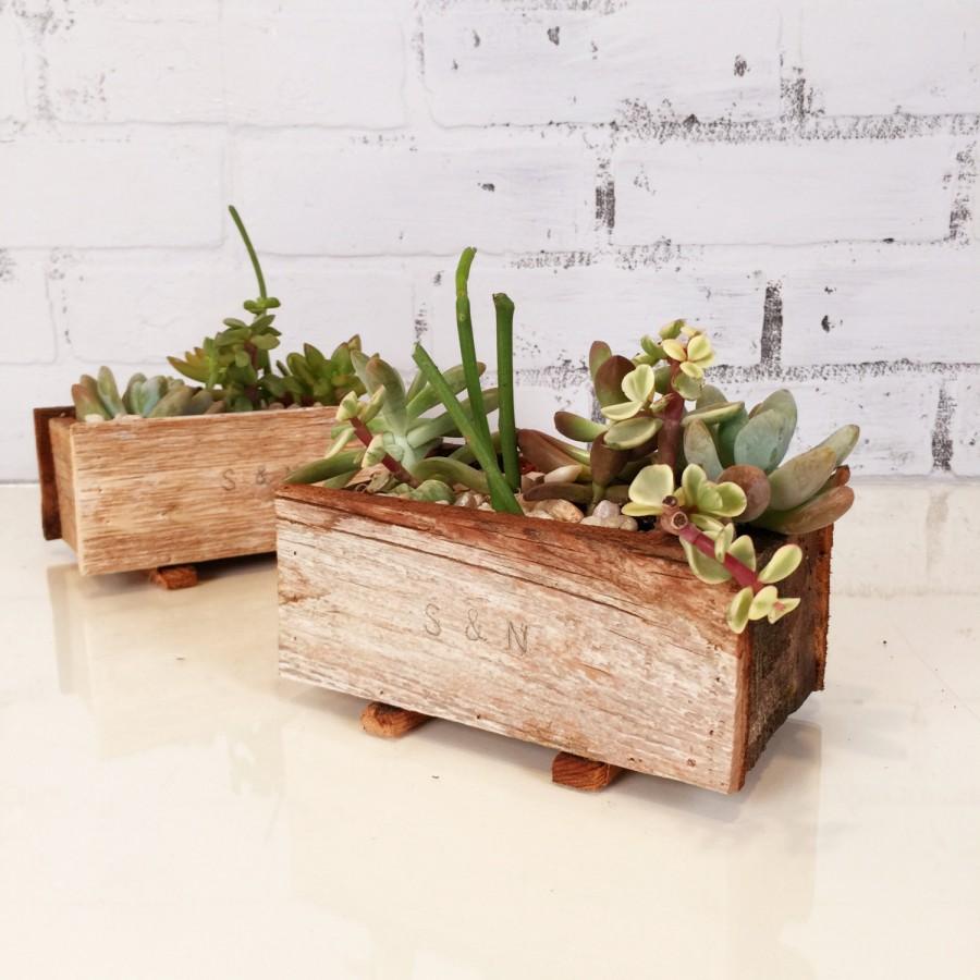 Mariage - Handmade Reclaimed Wood Succulent Planter Box - Small Planter Wedding Decoration - Can Be Personalized with Initials