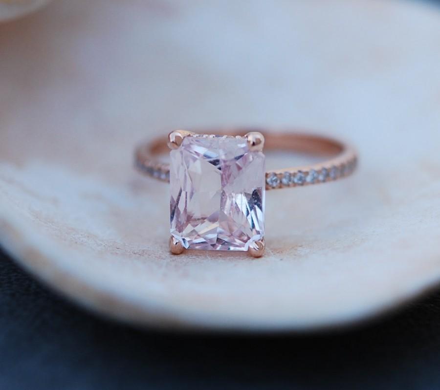 Mariage - Blake Lively ring Peach Sapphire Engagement Ring emerald cut 18k rose gold diamond ring 3.2ct Peach champagne sapphire ring
