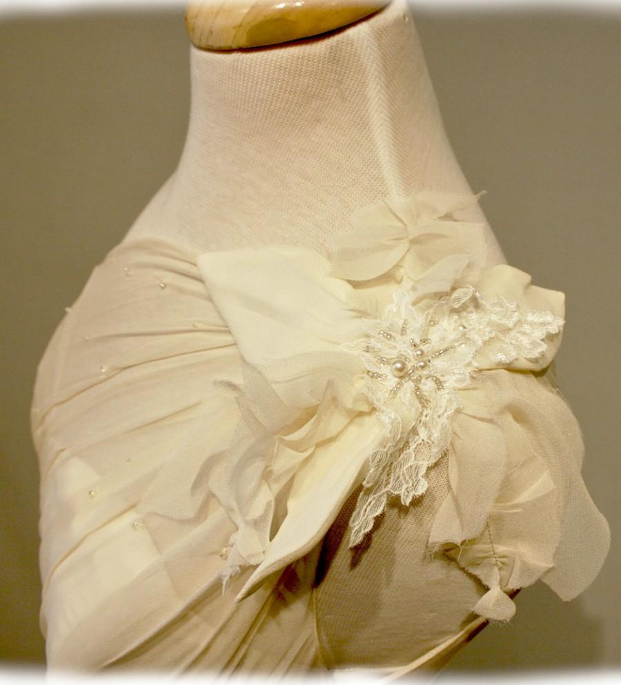 زفاف - Simple Wedding Dress, Chiffon Lace and Leaf Detail, Custom Made to Order in your size - Eva Style