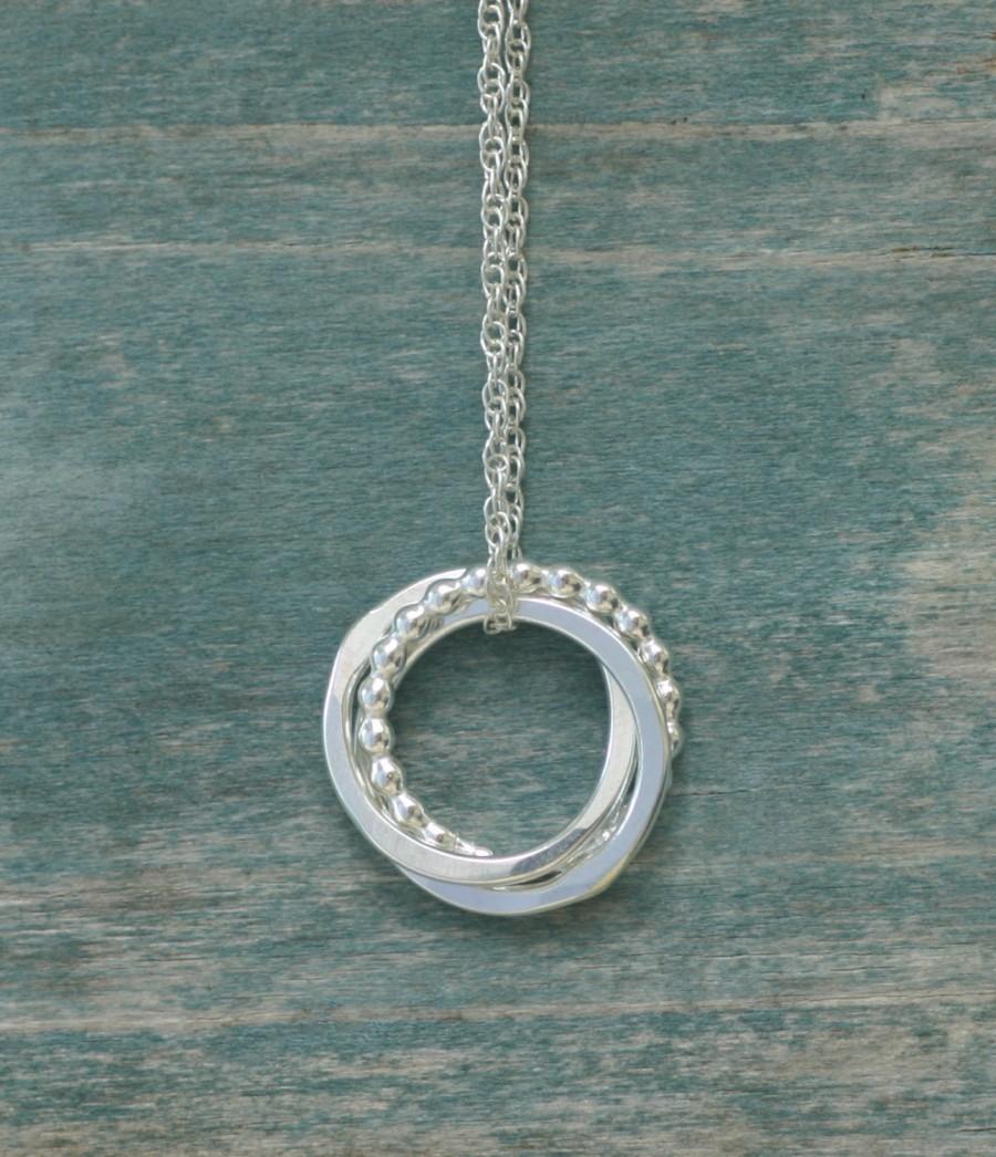 Mariage - Silver intertwined rings necklace, 3 sisters necklace, bridesmaid jewelry bridal, 3 best friend necklace - Lilia