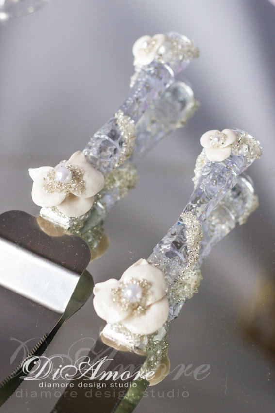 زفاف - White & Pearls set for cake/handmade flowers wedding/Personalized cake server and knife from the collection Аrt DecoLuxury traditional/2pcs