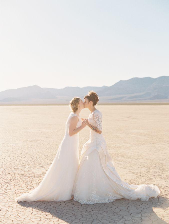 Hochzeit - Intimate Desert Elopement In Nevada