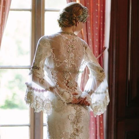 Свадьба - StrictlyWeddings On Instagram: “@clairepettibone Viola Gown With Ultra Feminine Details. Such A Romantic Look!    …”