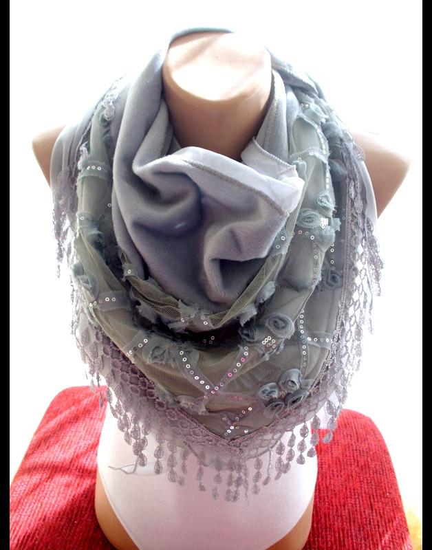 Mariage - Gray Triangle Lace Pendant Scarf