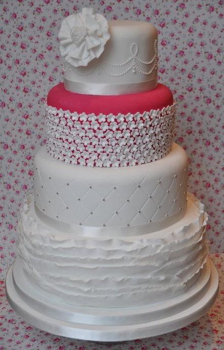 Hochzeit - Vintage Style Wedding Cake