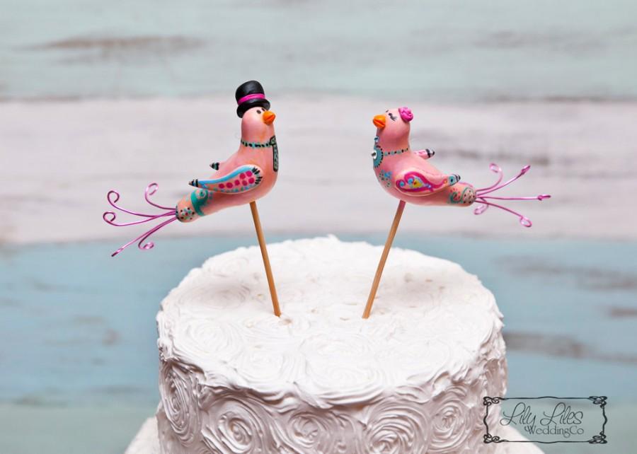 Mariage - Custom Wedding Cake topper, polymer clay figure Love Birds folk art Christmas ornament, bride,personalized love,heart anniversary birthday