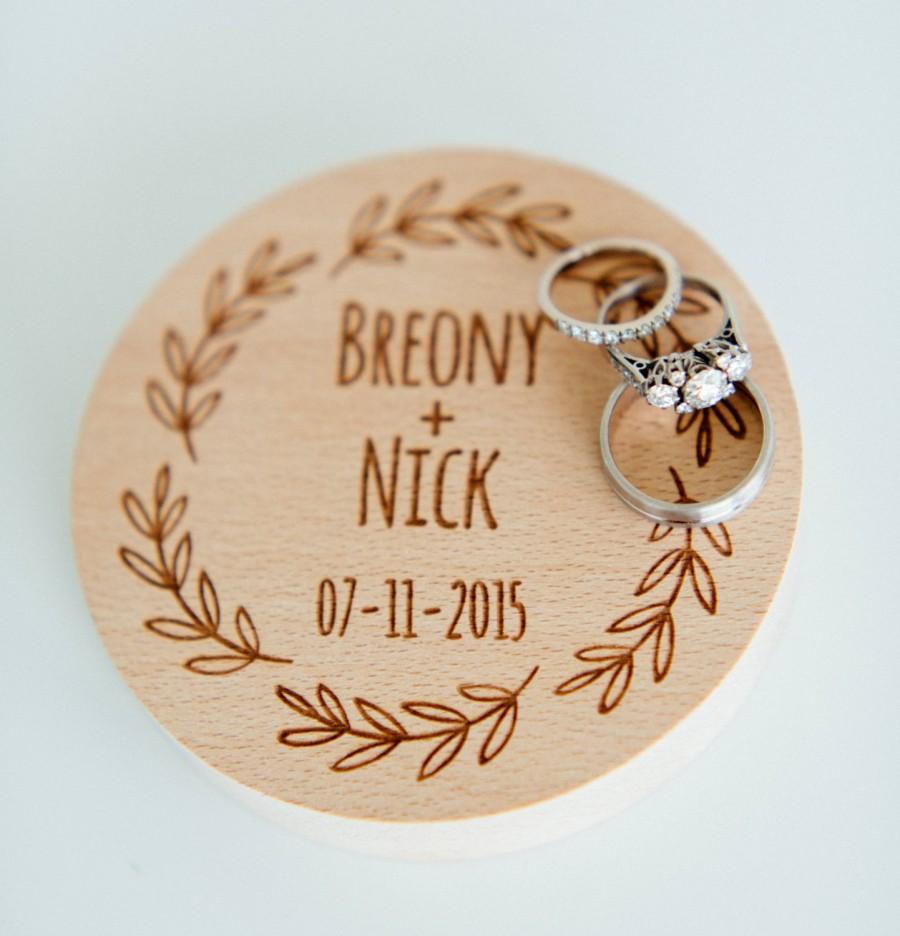 Свадьба - Personalized ring bearer box, wedding ring box, rustic ring bearer box, ring bearer pillow, wooden ring box, custom engraved ring bearer box