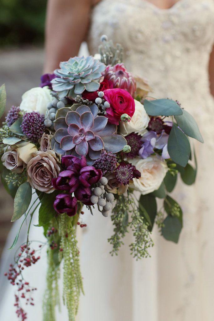 Hochzeit - A Seasonal Guide To Gorgeous Wedding Flowers