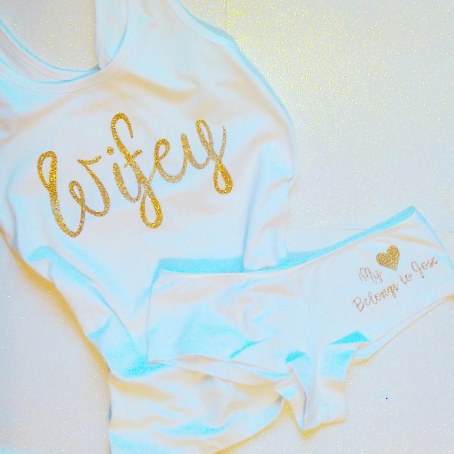 Свадьба - Bride shirt, Bride underwear set, personalized bridal shower gift, personalized wedding gift, wedding night lingerie, personalized underwear