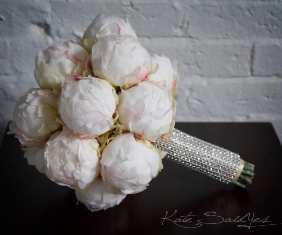 Свадьба - Ivory Peony Bud Wedding Bouquet with Rhinestone Handle