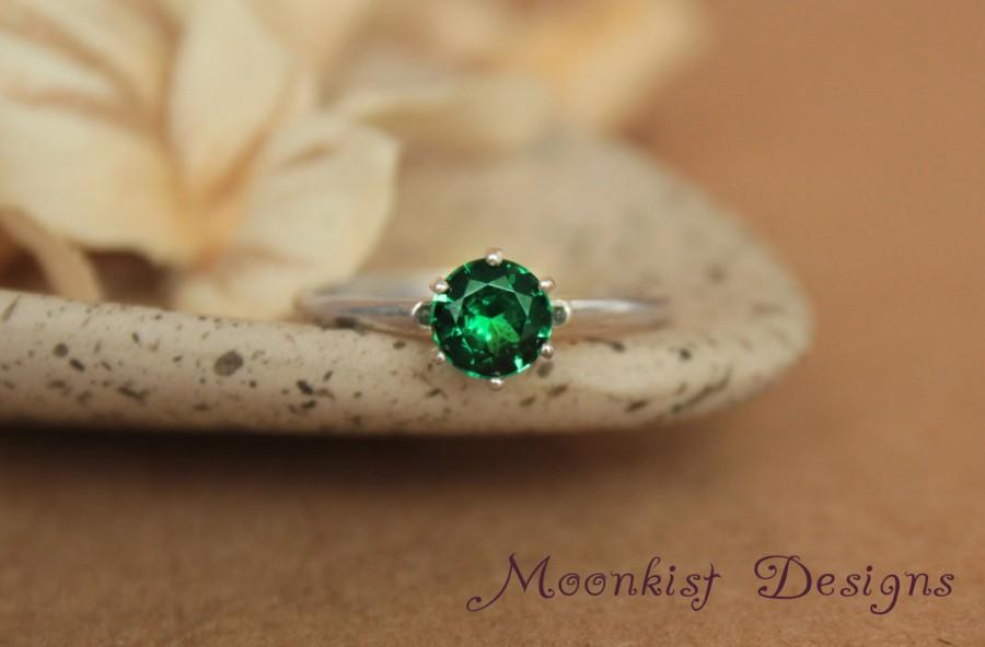 زفاف - Emerald Green Spinel Classic Solitaire in Sterling - Silver Vintage-style Engagement Ring or Promise Ring - May Birthstone Ring