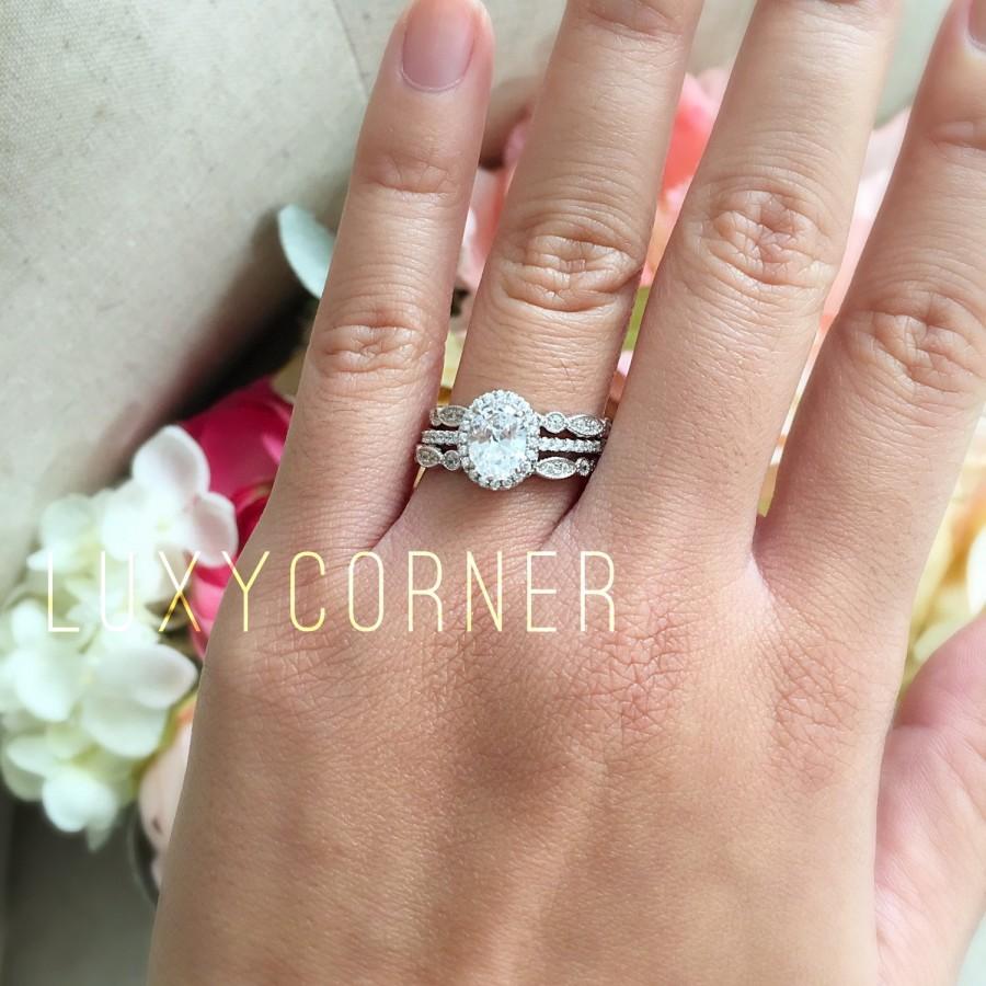زفاف - Oval halo engagement ring, wedding ring, promise ring, lab diamond 1.5 carat center flawless art deco, vintage ring, half, eternity ring
