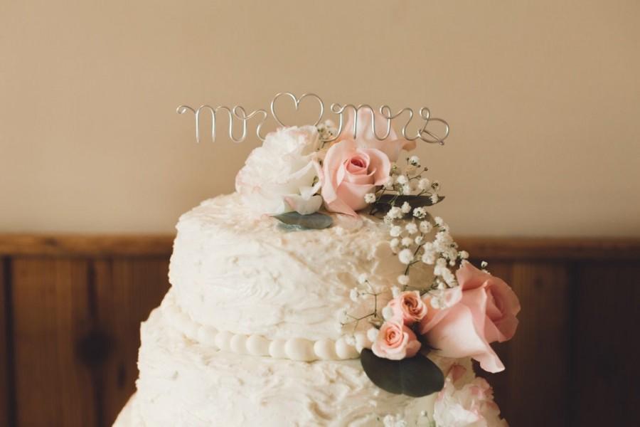 Hochzeit - Custom Cake Topper - Wedding Cake Topper, Mr & Mrs,Wire Cake Topper, Personalized Cake Topper, Unique Wedding Gift