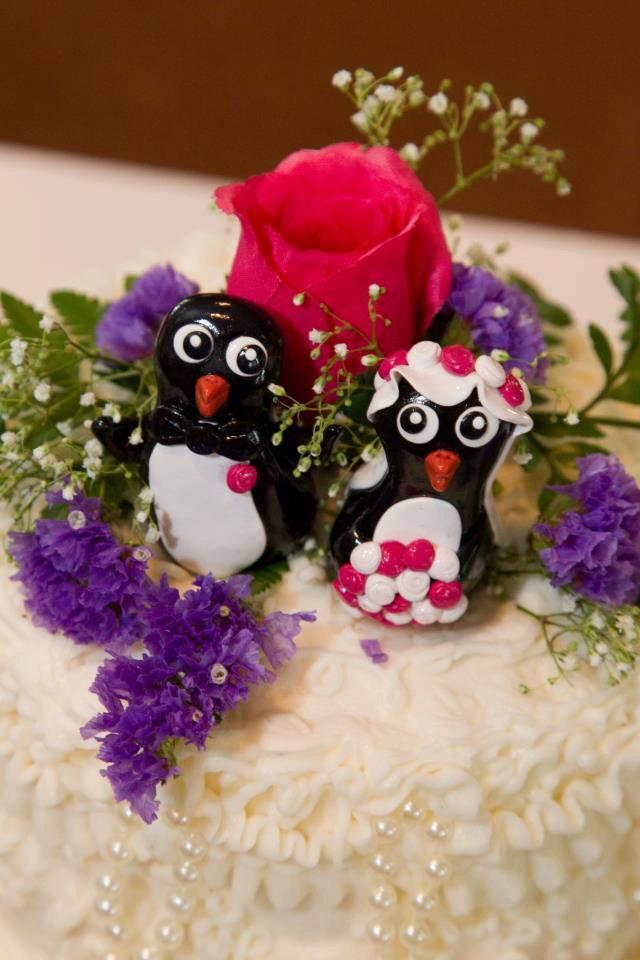 Hochzeit - 3" Custom Penguin Wedding Cake Toppers