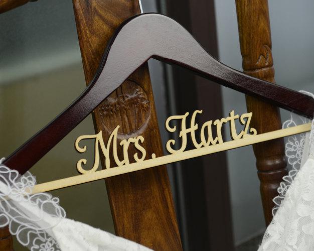 زفاف - Personalized Rustic Wedding Dress Hanger, New-tech Bride Bridesmaid Wood Name Hanger, Custom Wedding Bridal Hanger, Bridal Shower Gift CM001