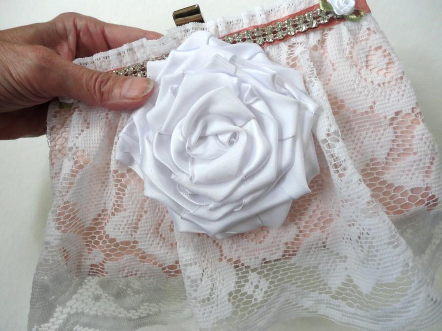 زفاف - Little Clutch Purse, Brides Wedding Handbag, Boho Bohemian Bridal Clutch, White Lace and Pink Satin, Girly and Feminine Gift