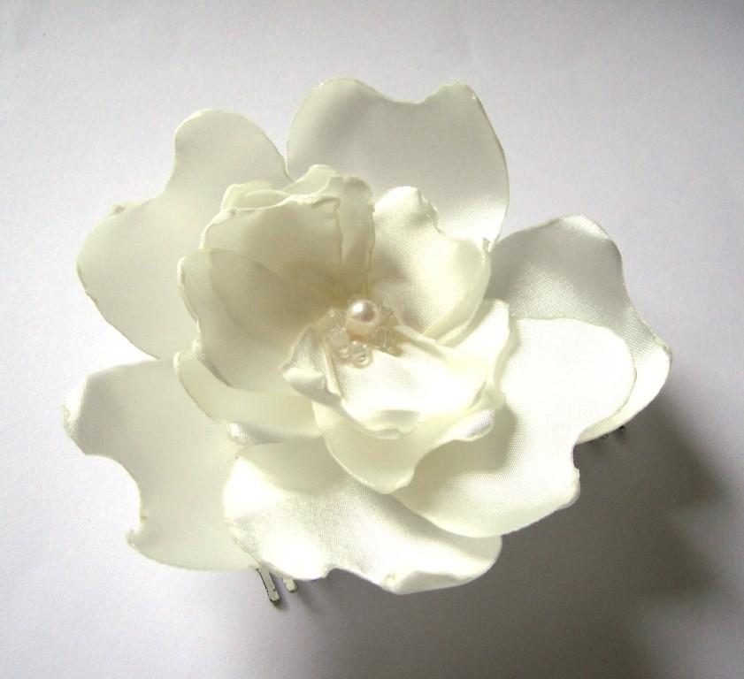 Hochzeit - ivory white peony blossom wedding flower comb