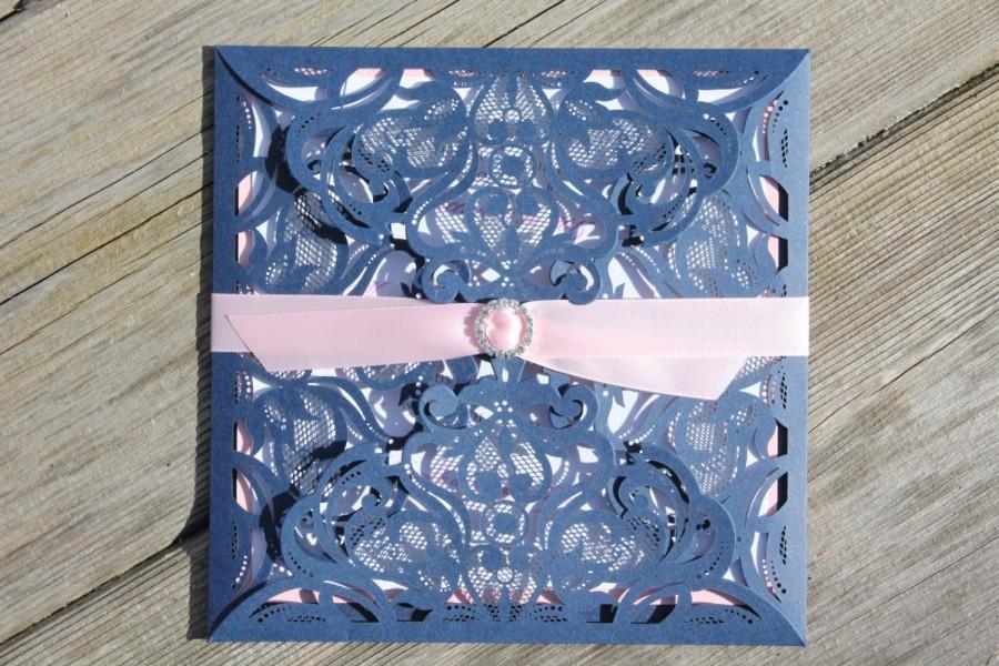 Mariage - LAUREN - CUSTOMIZED SAMPLE Elegant Laser Cut Shimmering Navy folder, Pale Blush Pink and Navy Wedding Invitation