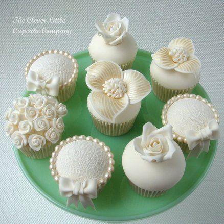 Wedding - Deluxe Cupcakes - Vintage Lace And Pearls