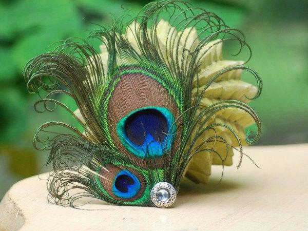 Свадьба - Peacock Duo Hair Clip / Comb. Sparkly Elegant Big Day Wedding Wear, Feather Glitz & Glam Accessory, Feminine Girly Party, Statement Spring