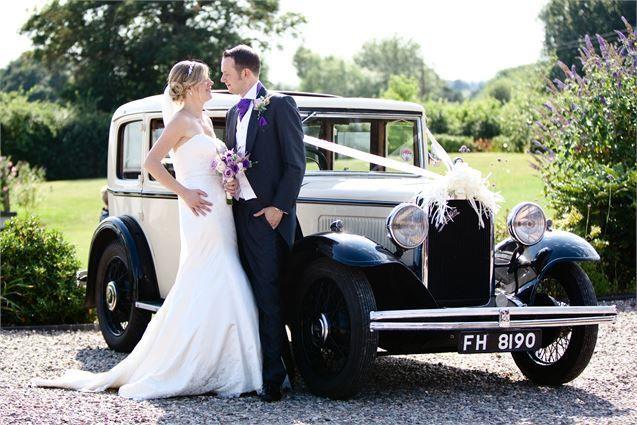 Свадьба - Couple And Car, Manor Hill House - Inspiration Gallery Wedding Venue Image