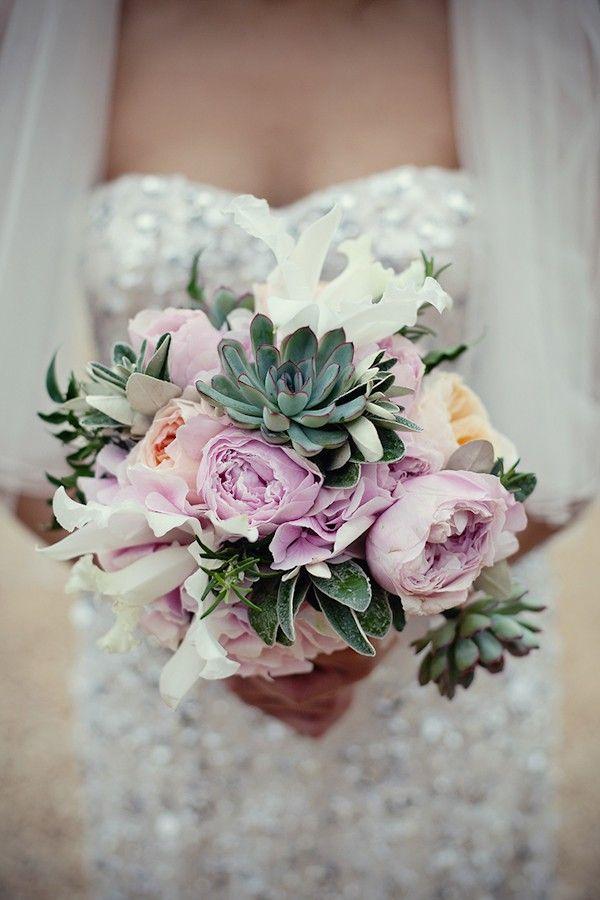 Hochzeit - 22 Of The Most Beautiful Spring Bouquets For Your Wedding