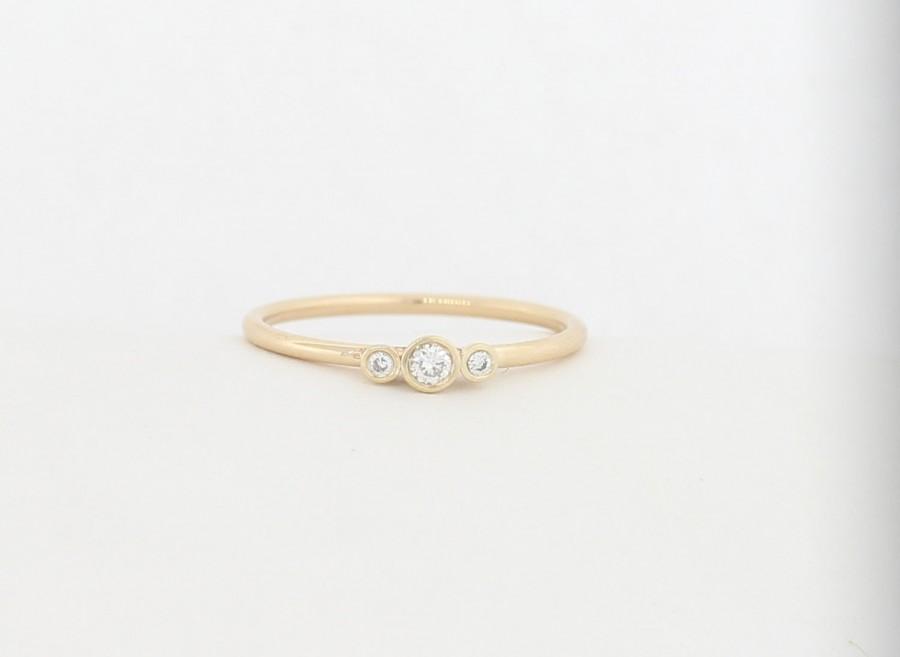 Свадьба - Three Stone Round Brilliant Cut Diamond Engagement Ring, Thin 3 Stone Dainty Bezel Set Engagement Ring, Three Stone Bezel Diamond Ring
