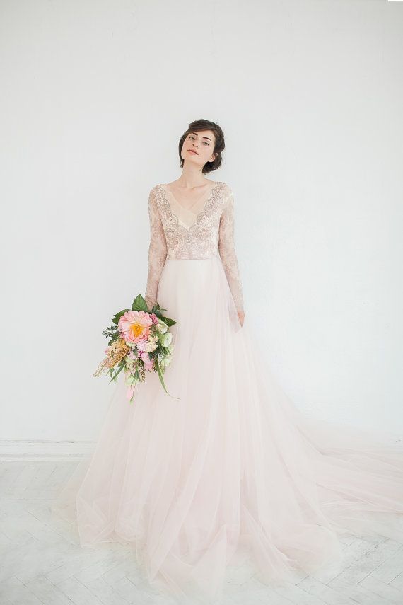 Hochzeit - Tulle Wedding Gown // Orchidee (limited Edition)
