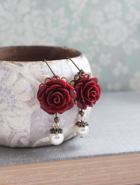 زفاف - Deep Red Rose Earrings Marsala Bridesmaids Earrings Cream Pearl Drop Leverback Earrings Dark Maroon Winter Wedding Gothic Romantic Christmas