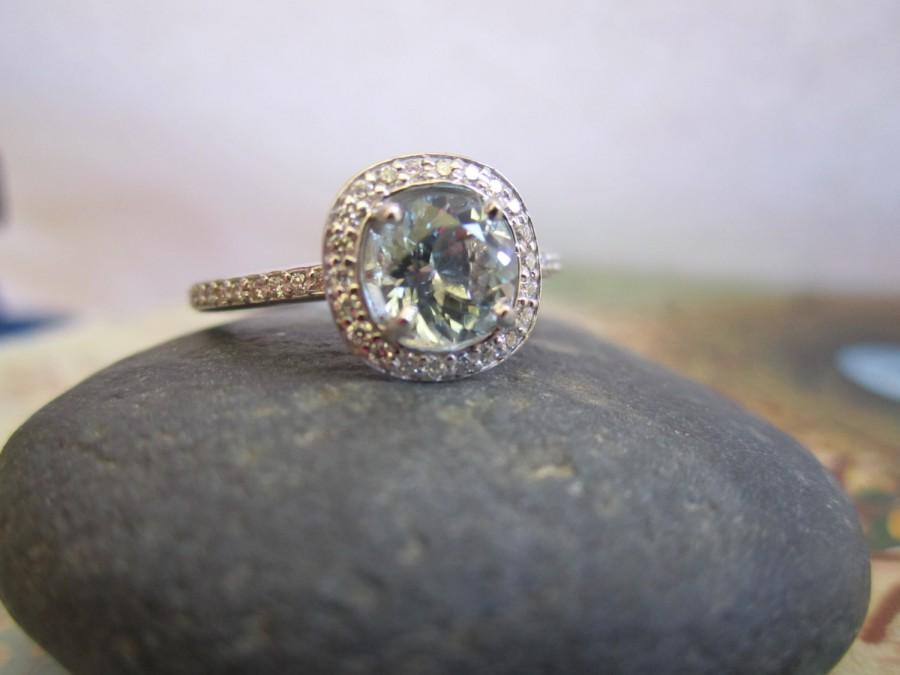 Mariage - White gold 14kt  aquamarine diamond halo ring something blue
