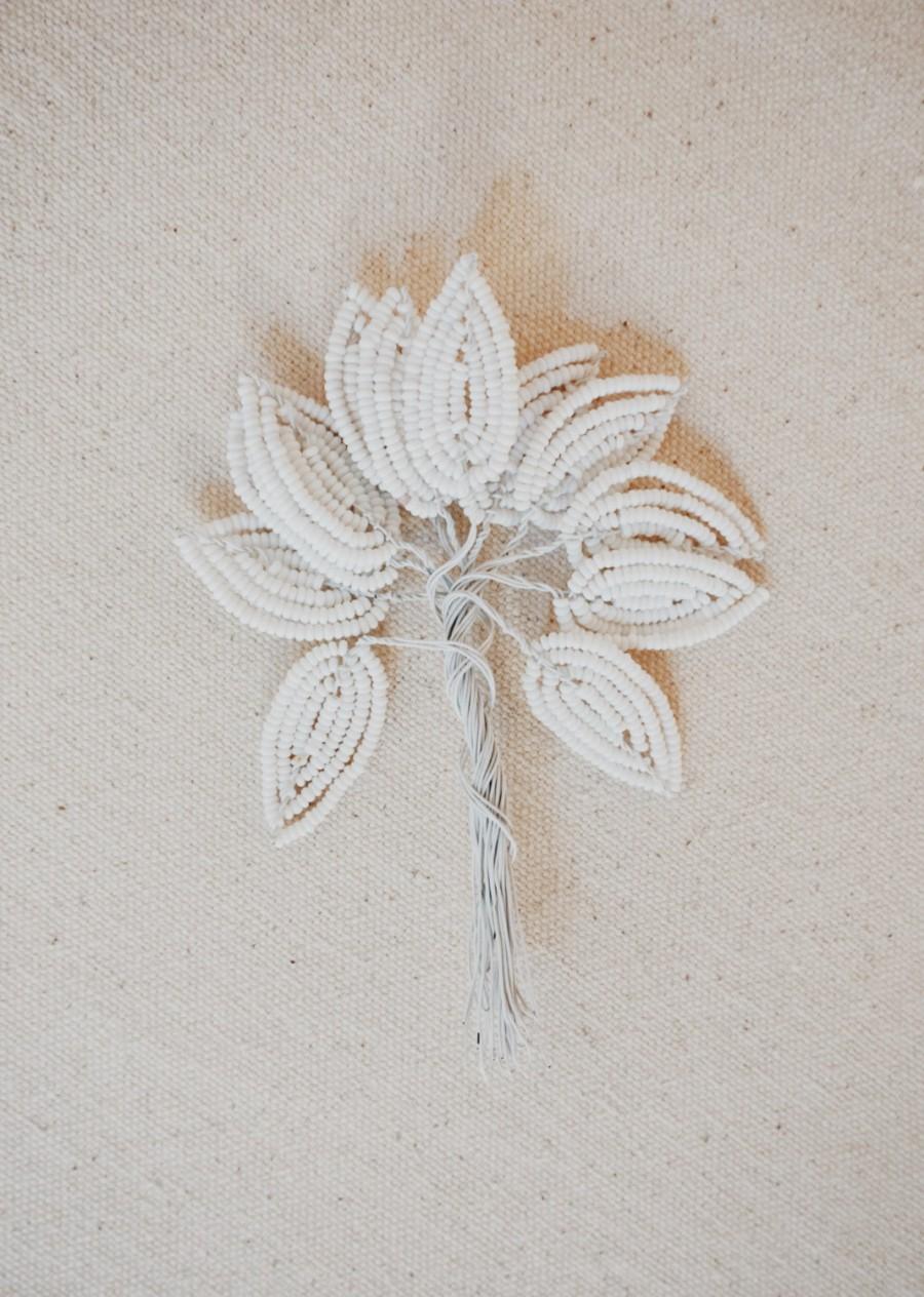 Mariage - Vintage Millinery Leaves, White Beaded 1940s