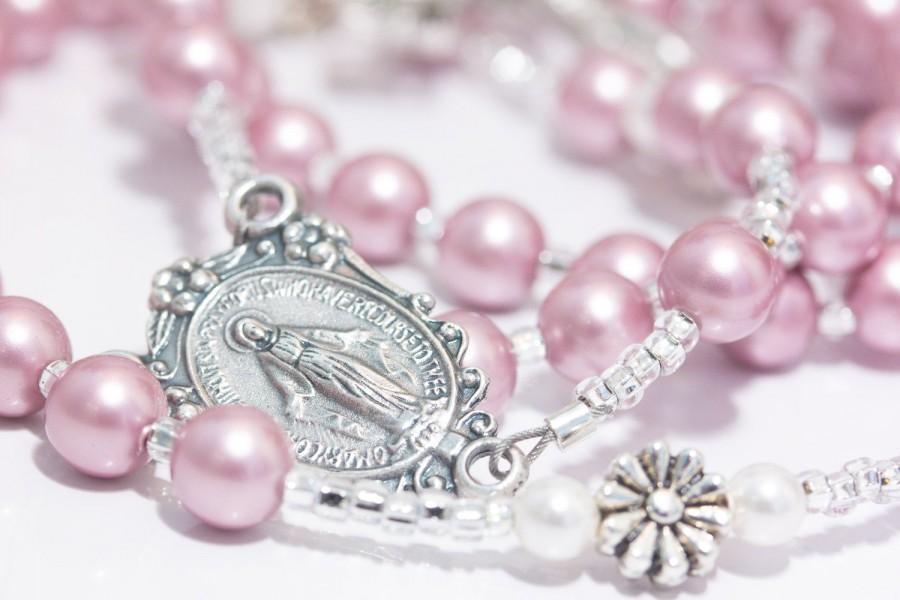 Hochzeit - Personalized Rosary in Pink Swarovski Pearl